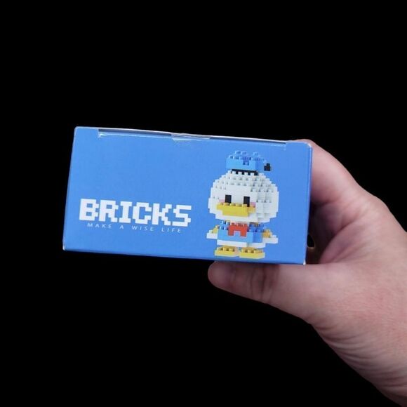 Brand New Disney Donald Duck Bricks Lego Figure - Picture 3 of 5